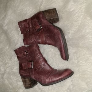 Naya S. 9 M Dark Red Leather Heeled Booties 👢